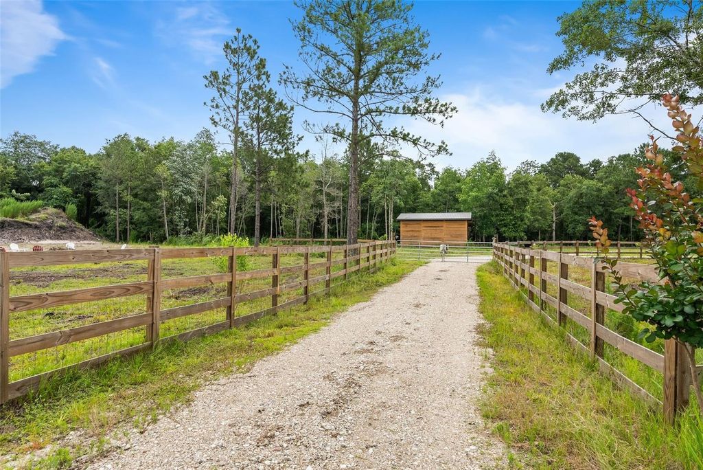 Photo of 5747 Retreat Road, Keystone Heights, FL 32656 (MLS # GC541336)