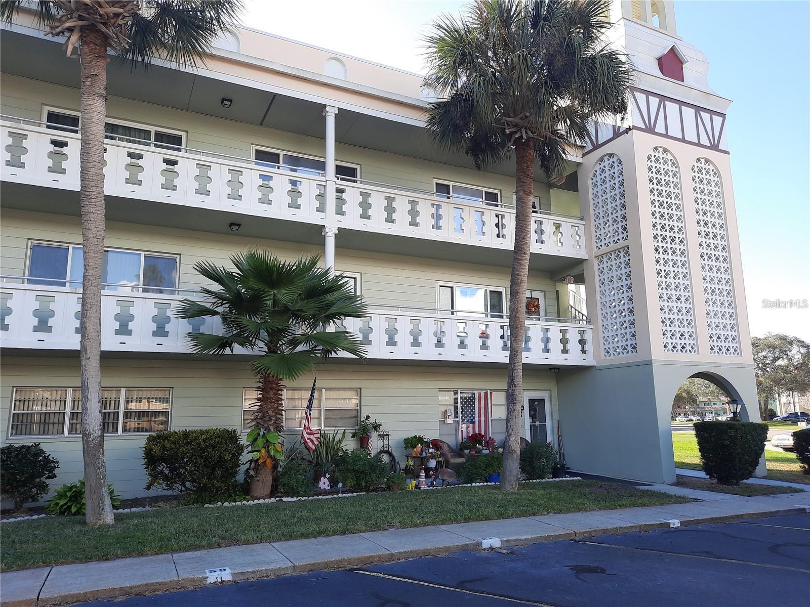 ON TOP OF THE WORLD - Residential