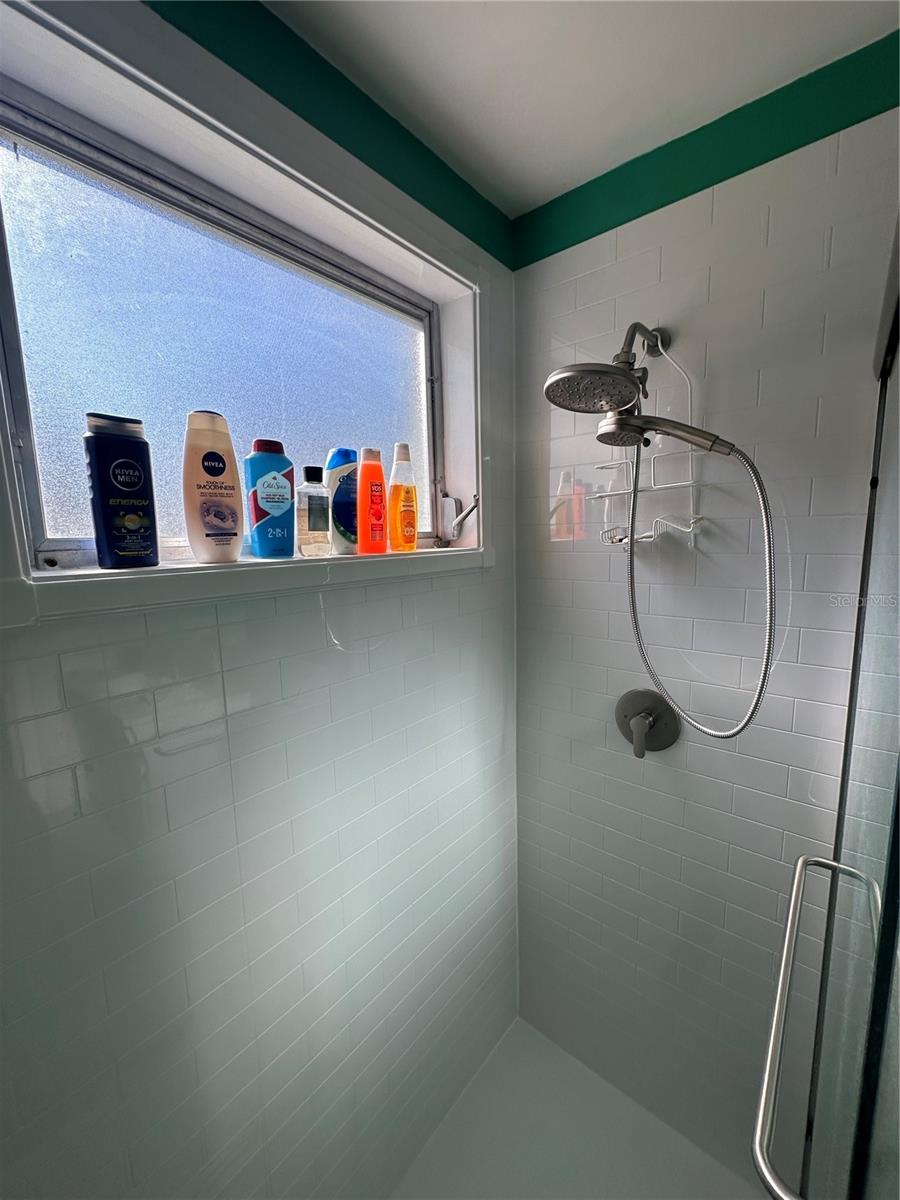 ON TOP OF THE WORLD - Residential