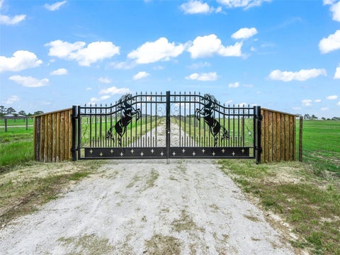 Tiny photo for 14461 SE 80th Street, Morriston, FL 32668 (MLS # OM728205)