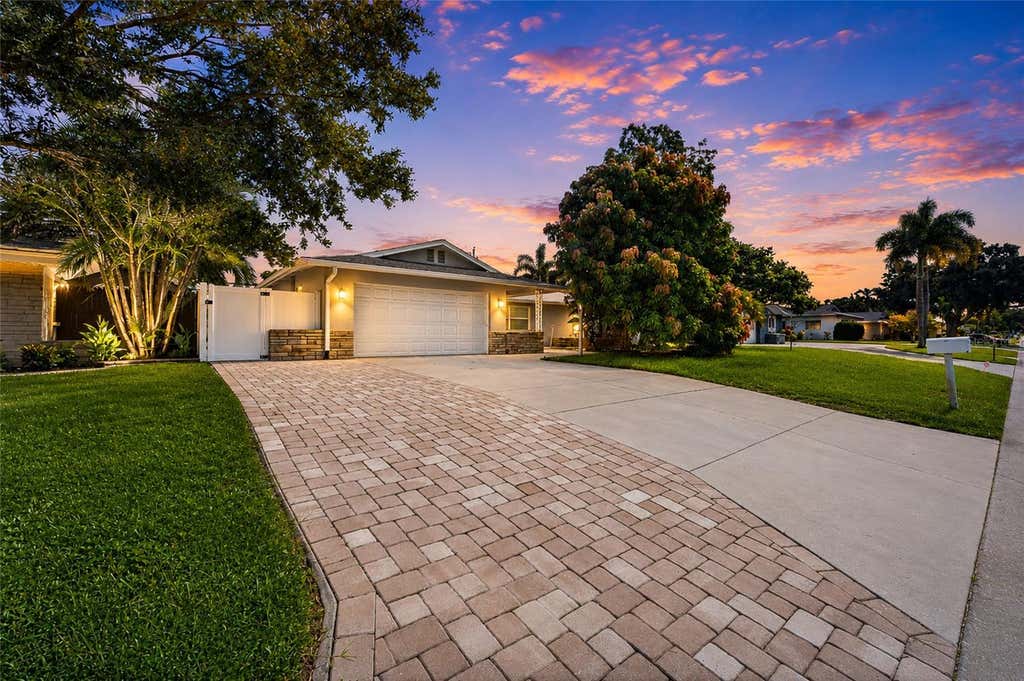 Photo of 14233 102nd Avenue, Largo, FL 33774 (MLS # TB8537568)