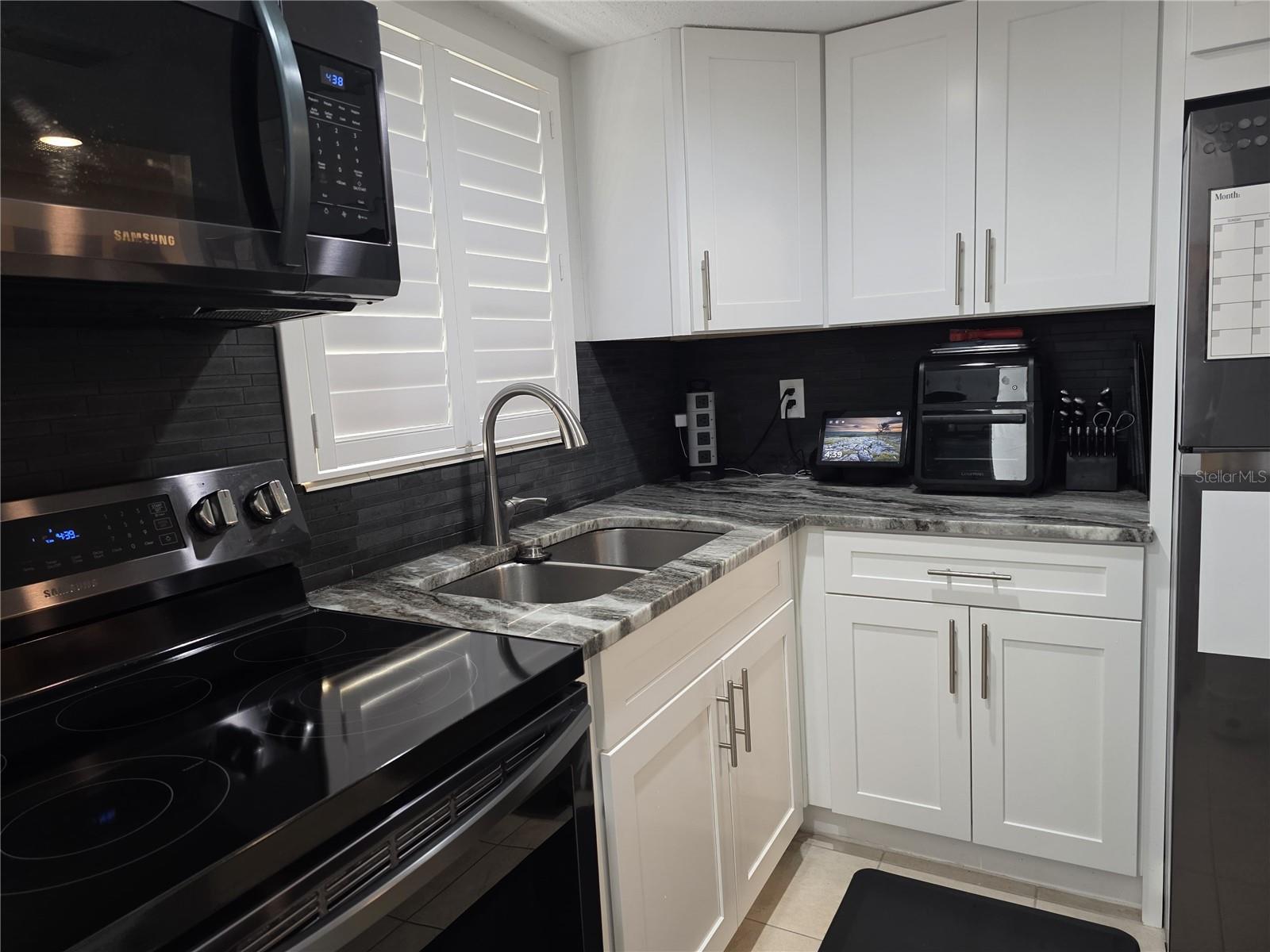 THE FOURTH BAYSHORE - Residential