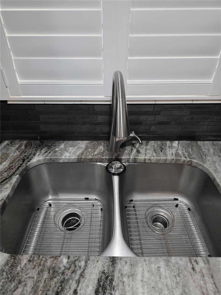 THE FOURTH BAYSHORE - Residential