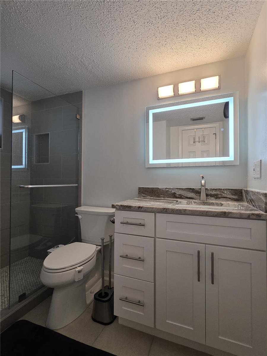 THE FOURTH BAYSHORE - Residential