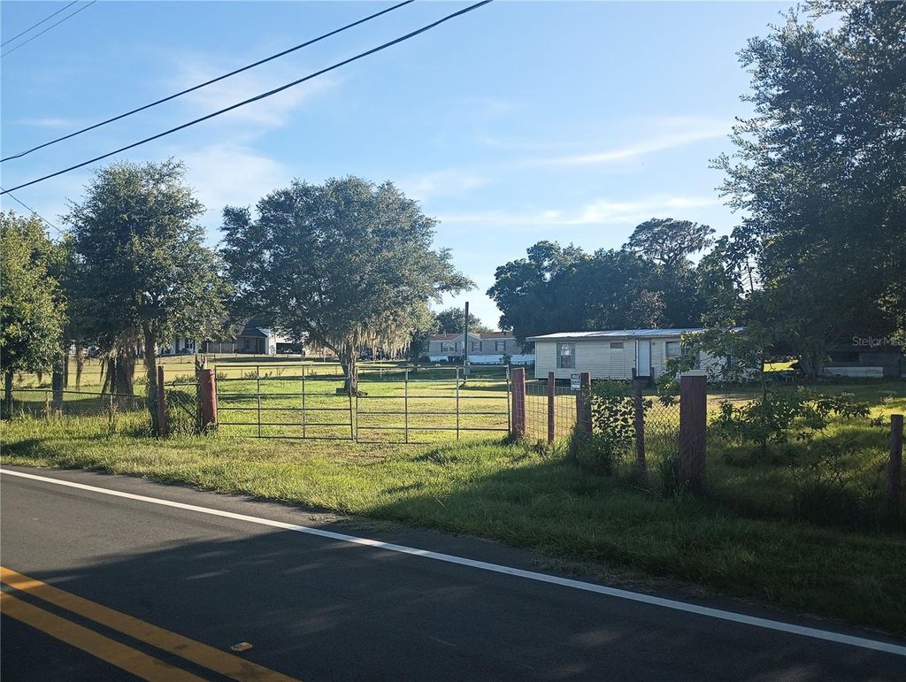 Photo of 8331 Alturas Road, Bartow, FL 33830 (MLS # L4961826)