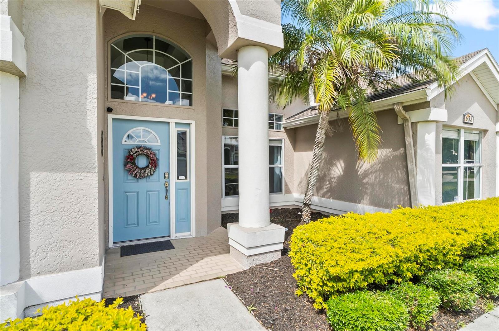 633 LAKEHAVEN CIRCLE