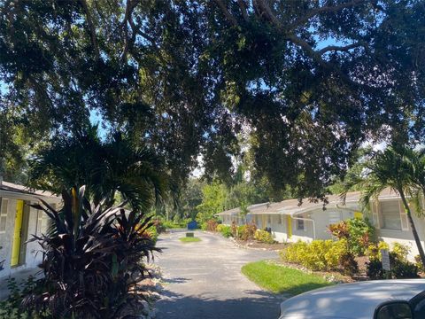 8011 EMI ANN LANE RIVERVIEW FL 33578