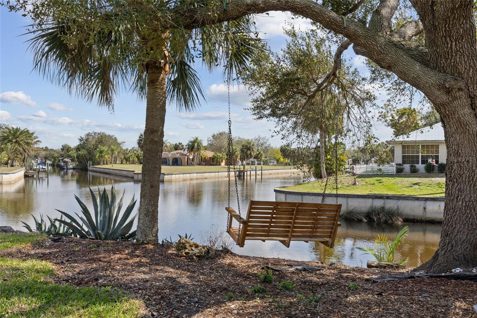 PALM SHORES - Residential