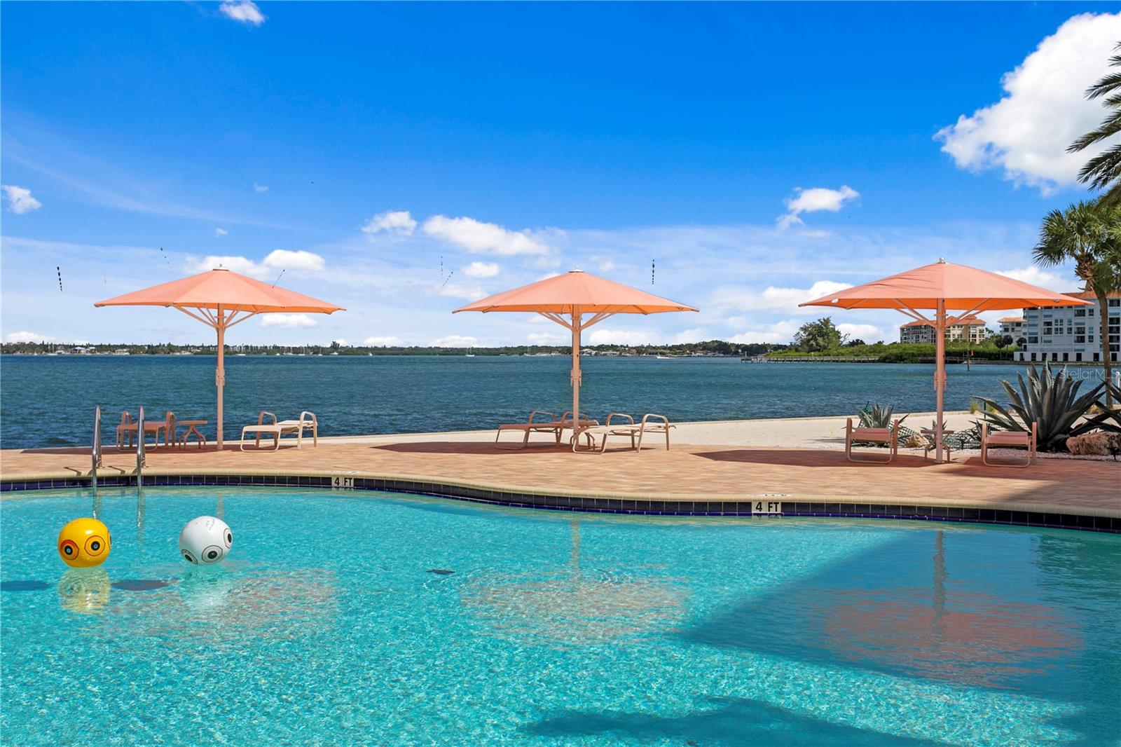 BACOPA BAY CONDO - Residential