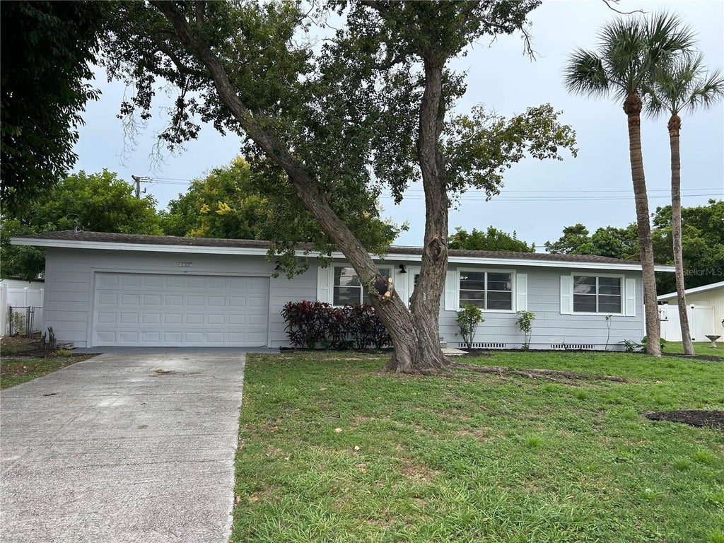 Photo of 4708 Park Acres Drive, Bradenton, FL 34207 (MLS # A4708392)