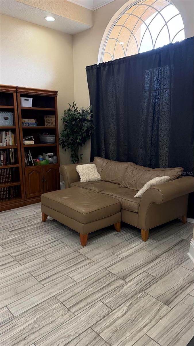 OAKS PH 1 B2 - Residential