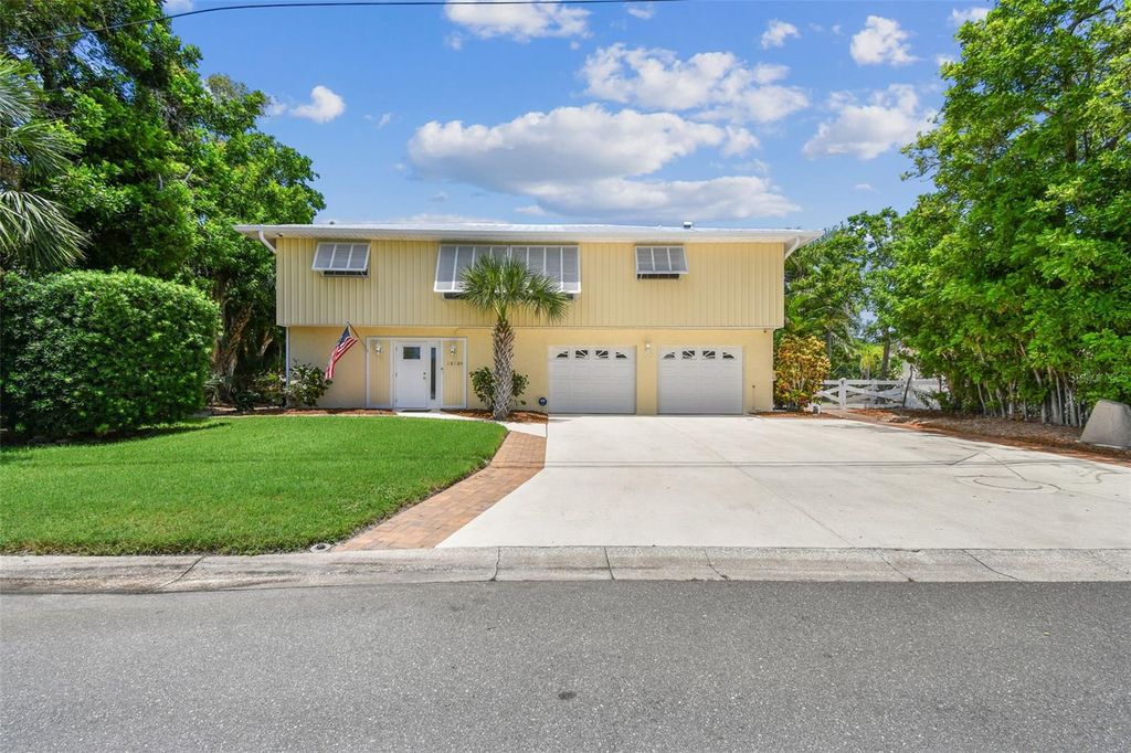 Photo of 10104 Sandpiper Road E, Bradenton, FL 34209 (MLS # A4654642)