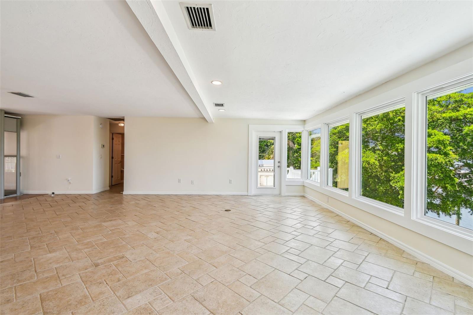 FLAMINGO CAY FIRST UNIT - Residential