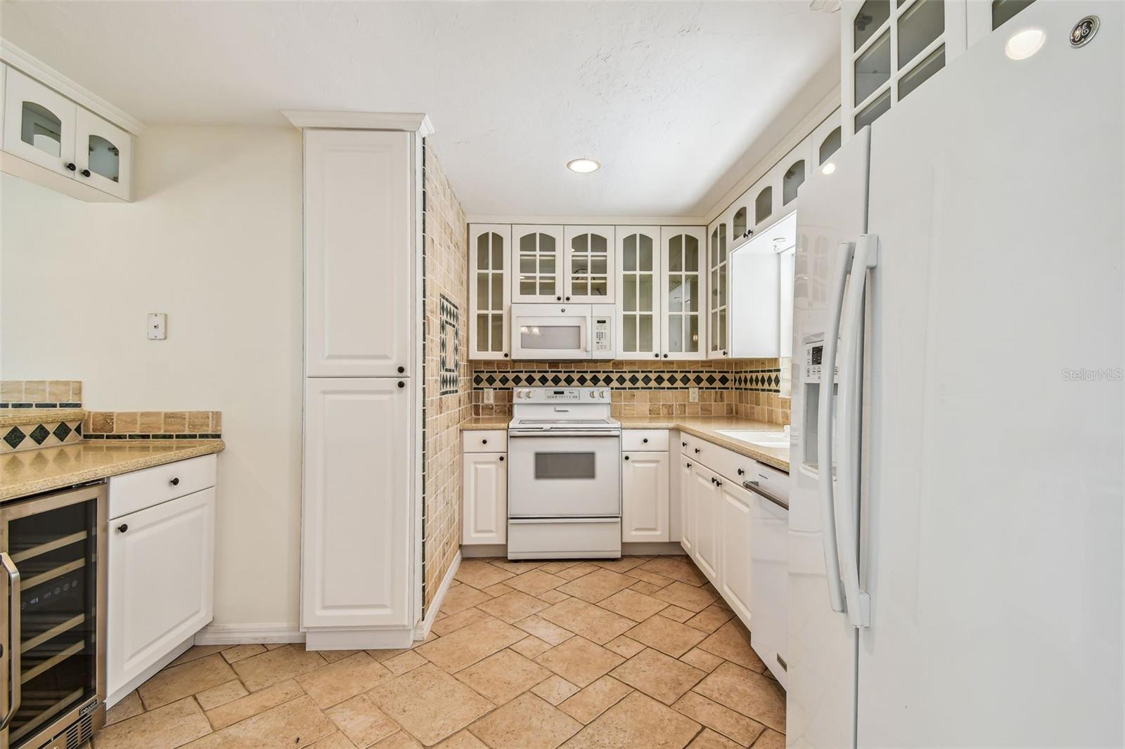 FLAMINGO CAY FIRST UNIT - Residential