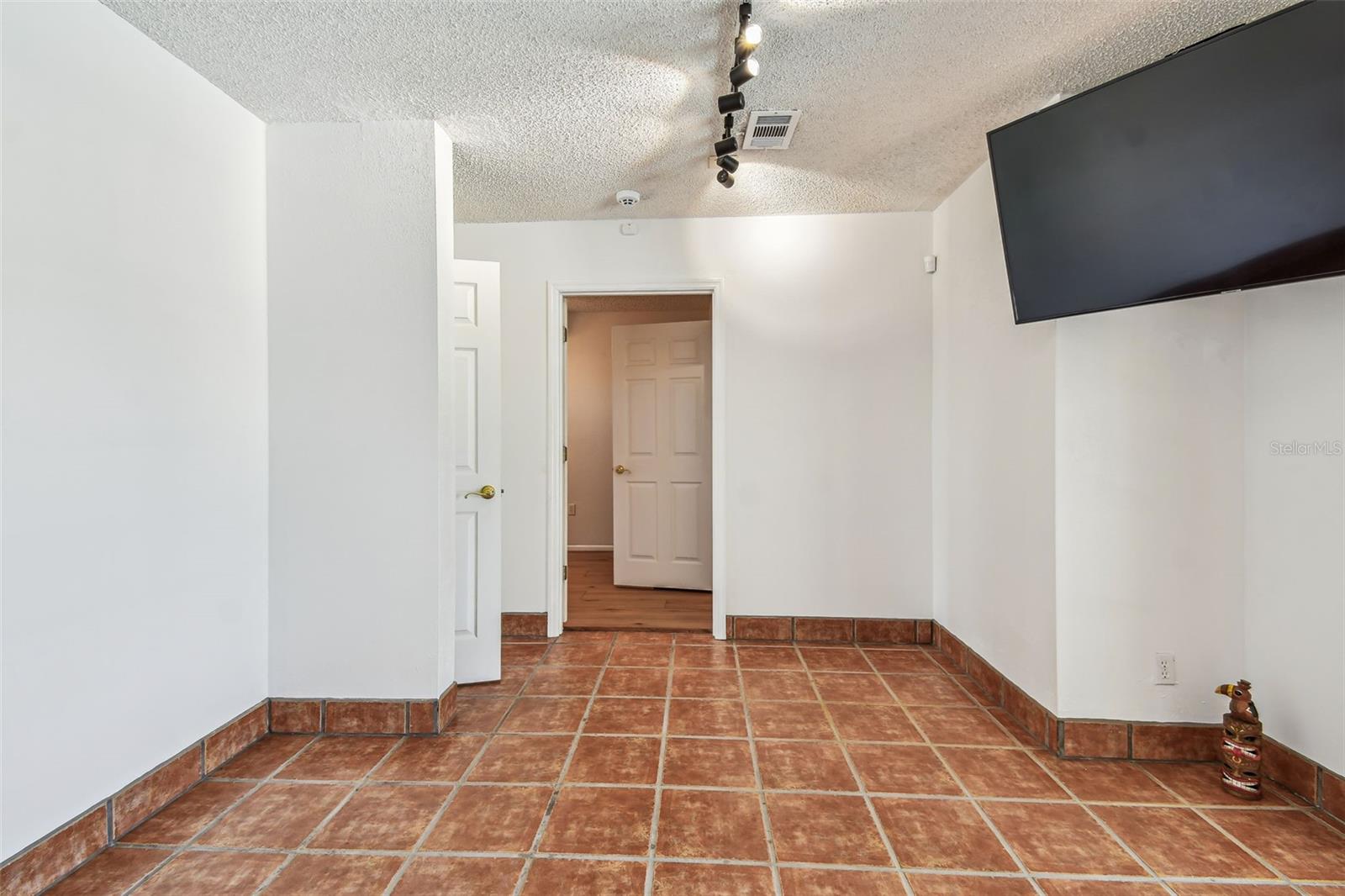 FLAMINGO CAY FIRST UNIT - Residential