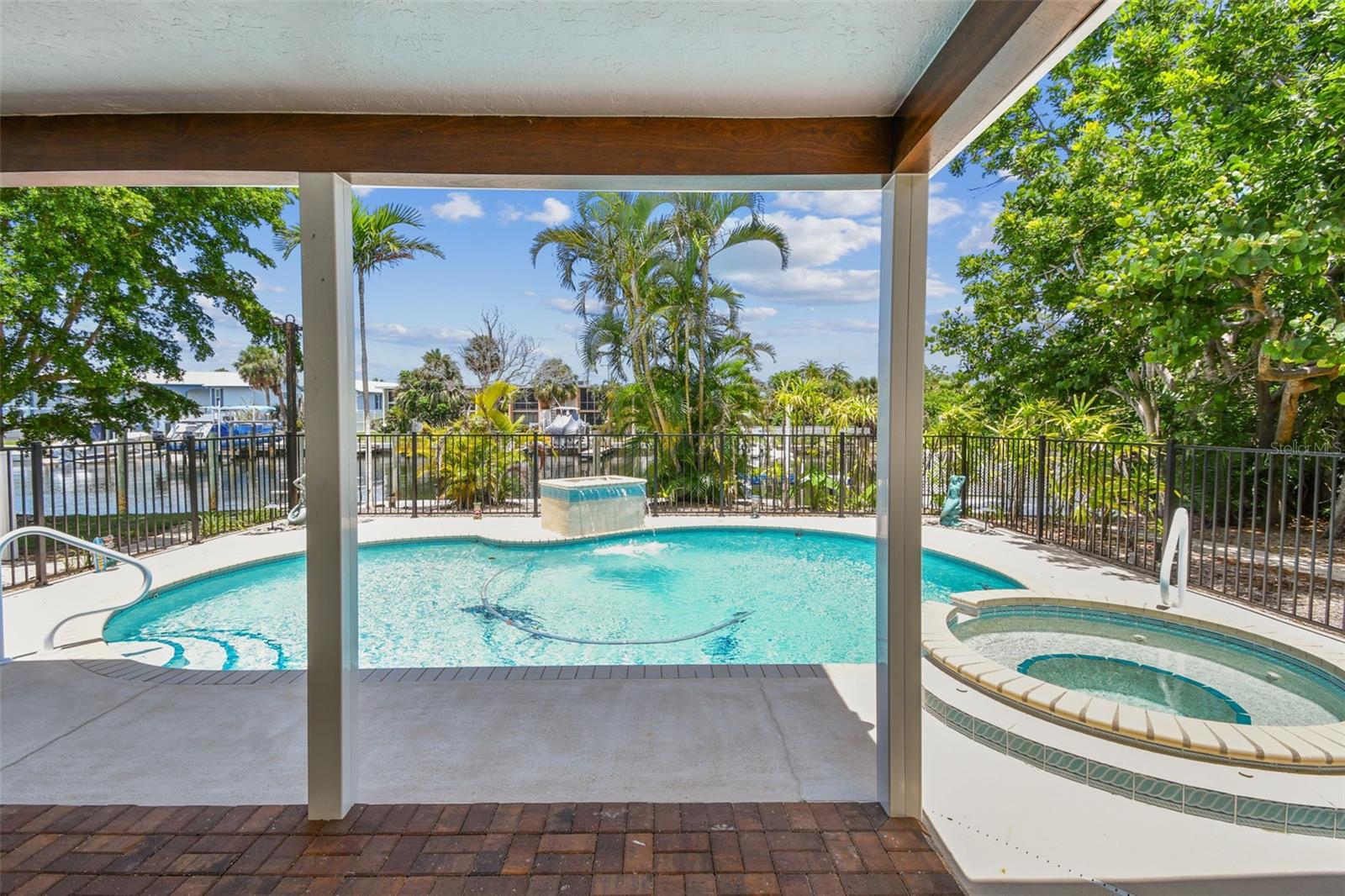 FLAMINGO CAY FIRST UNIT - Residential