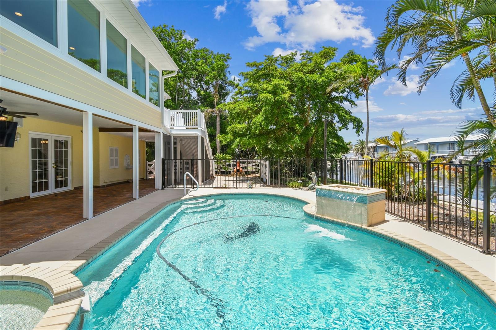 FLAMINGO CAY FIRST UNIT - Residential