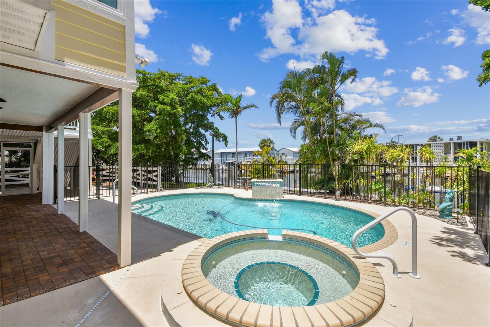 FLAMINGO CAY FIRST UNIT - Residential