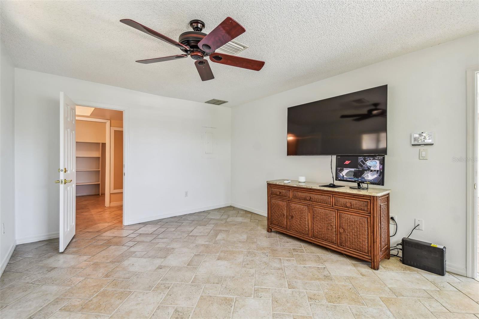 FLAMINGO CAY FIRST UNIT - Residential