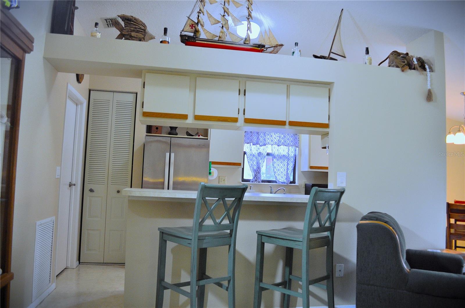 HAMLETS AT WHITCOMB PLACE THE - Residential Lease