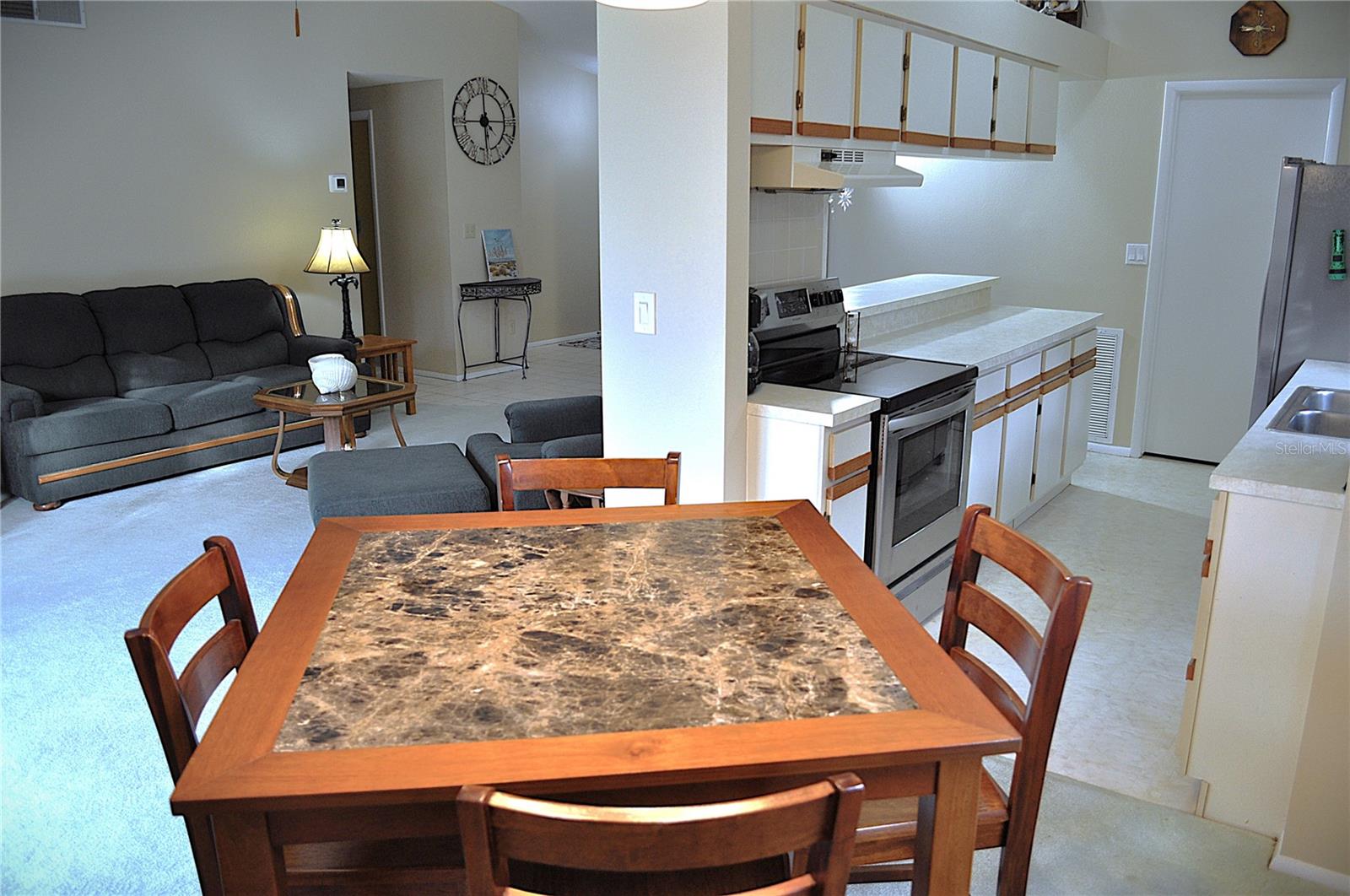 HAMLETS AT WHITCOMB PLACE THE - Residential Lease