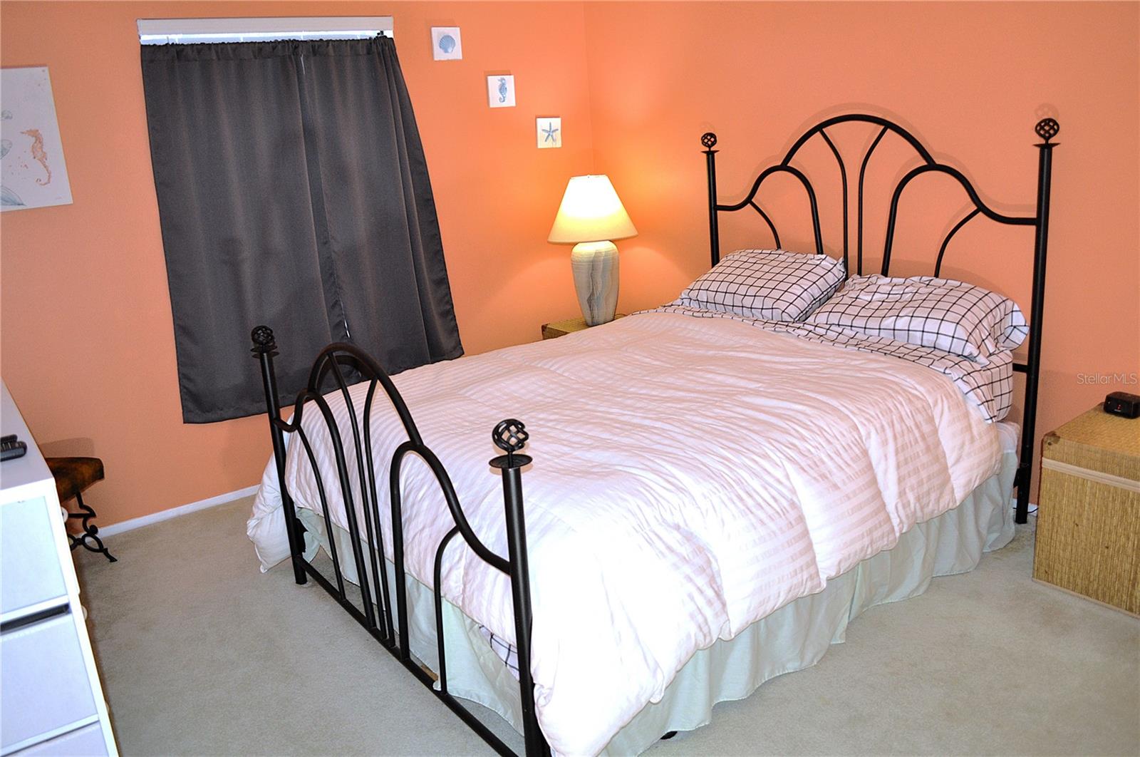HAMLETS AT WHITCOMB PLACE THE - Residential Lease