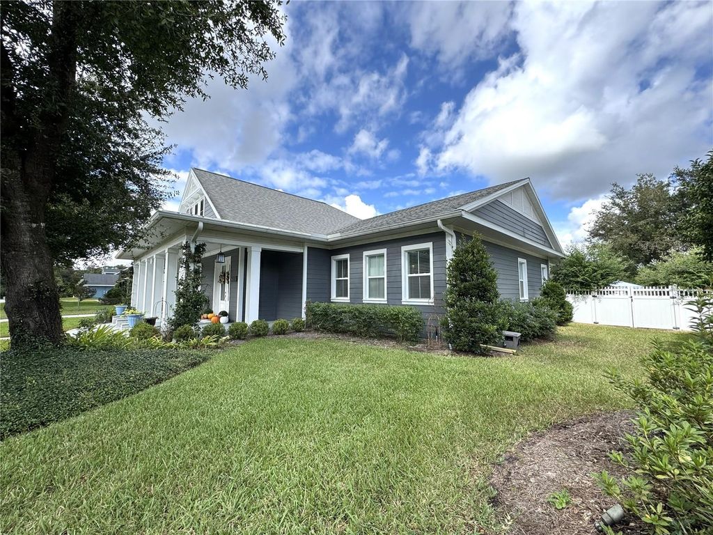 Photo of 350 W Park Street, Lake Helen, FL 32744 (MLS # V4945591)