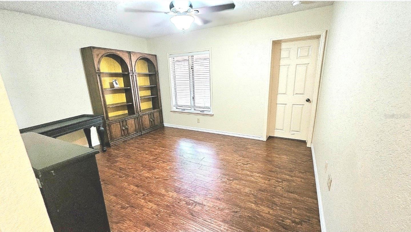 COUNTRY TRAILS - Residential