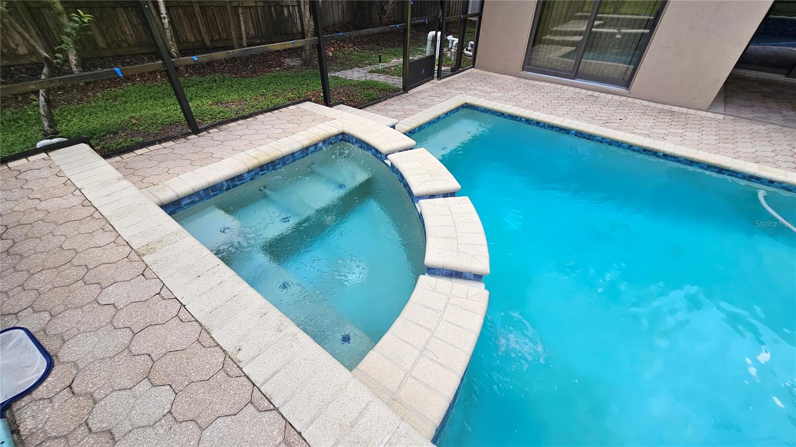 COUNTRY TRAILS - Residential