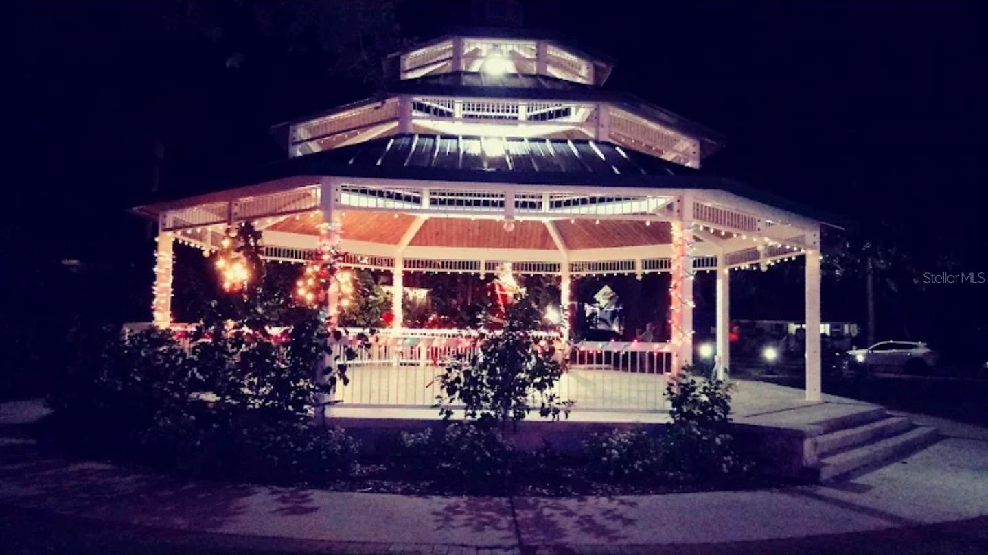 COUNTRY TRAILS - Residential