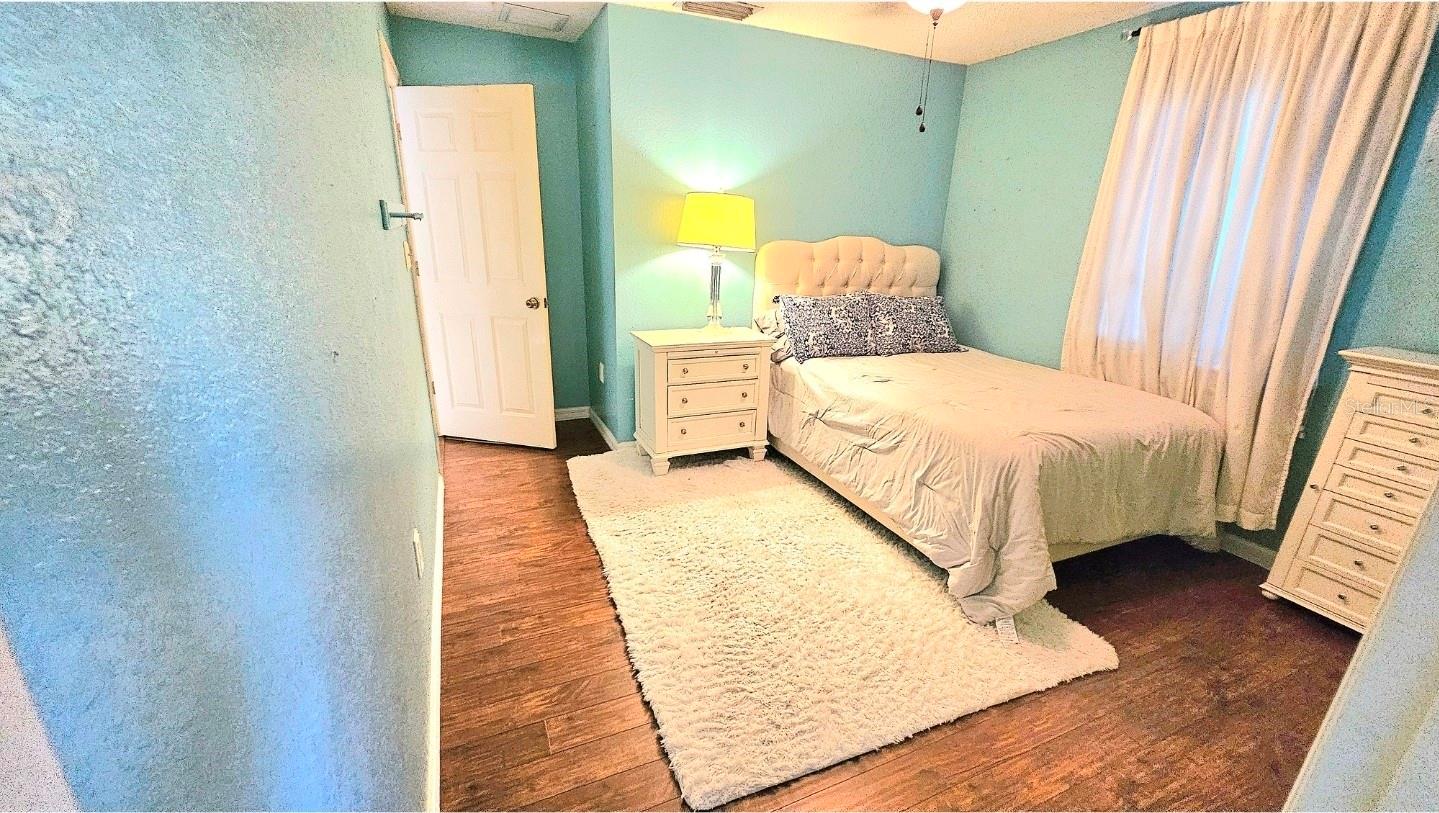 COUNTRY TRAILS - Residential