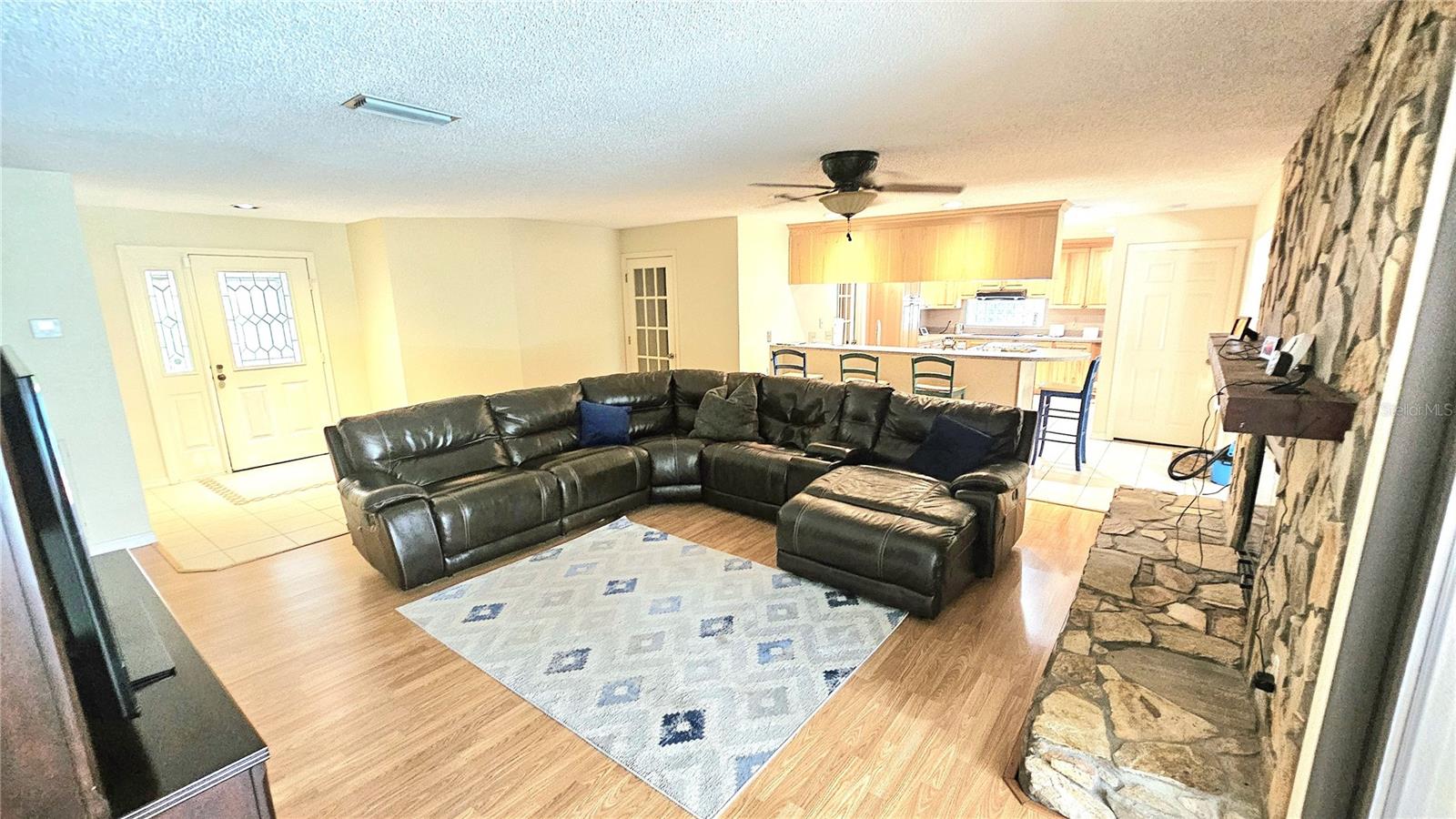 COUNTRY TRAILS - Residential