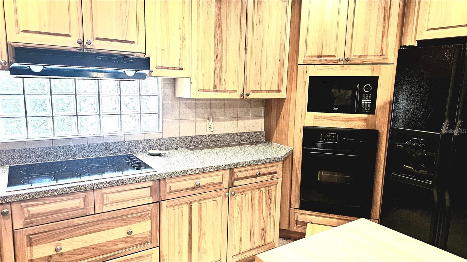 COUNTRY TRAILS - Residential