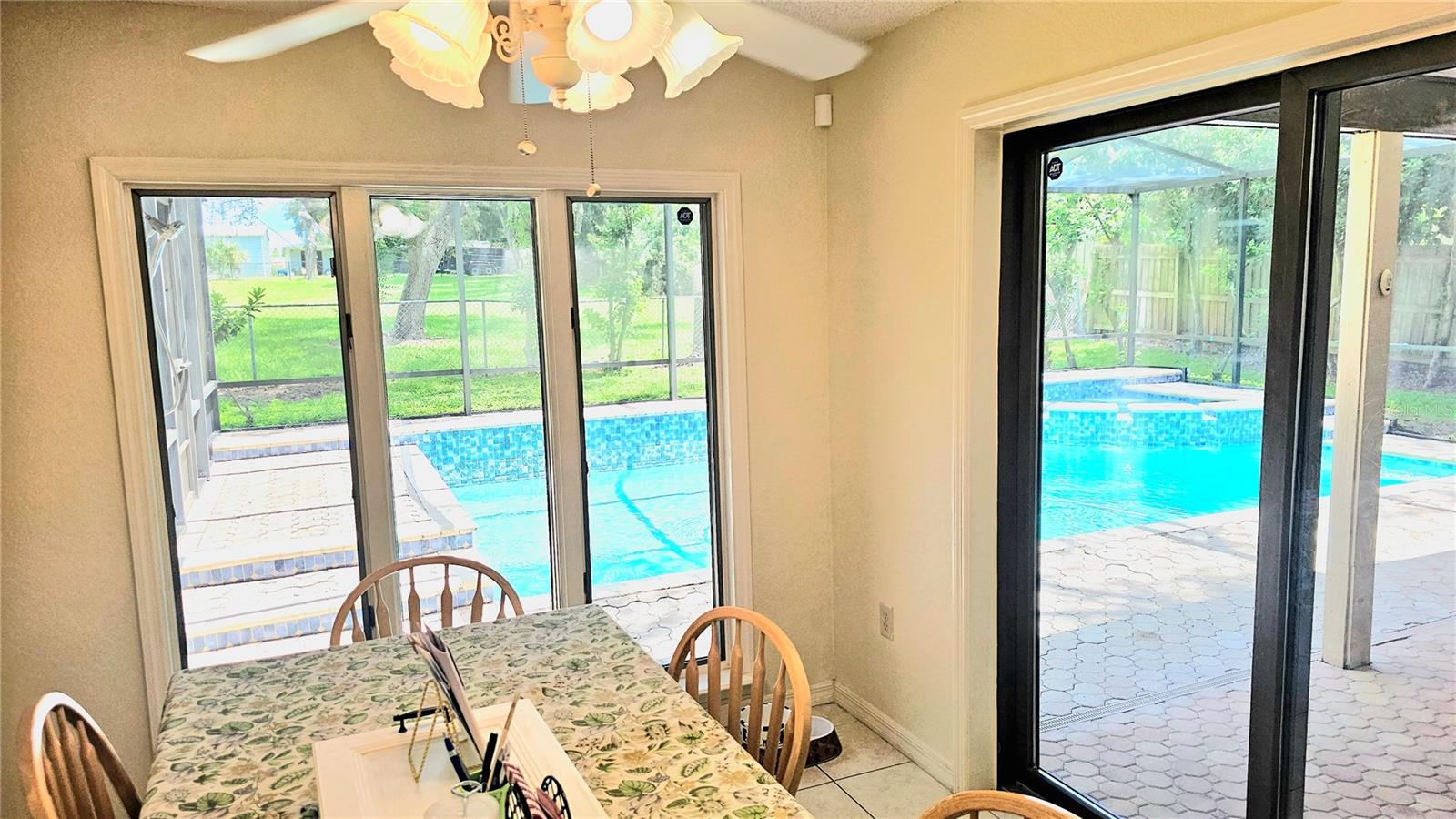 COUNTRY TRAILS - Residential