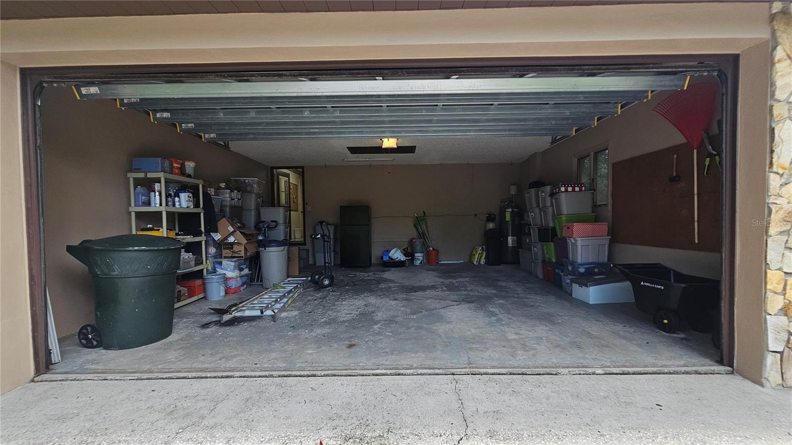 COUNTRY TRAILS - Residential