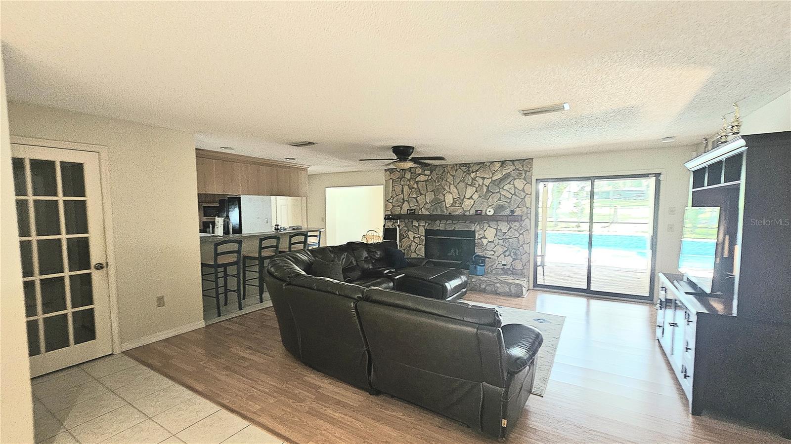 COUNTRY TRAILS - Residential