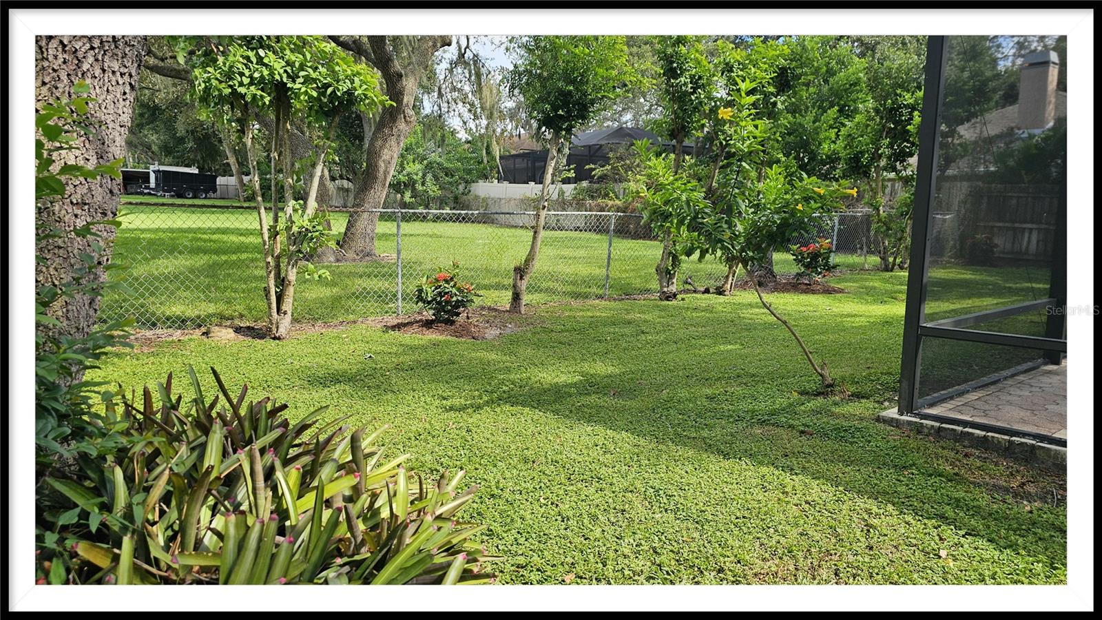 COUNTRY TRAILS - Residential