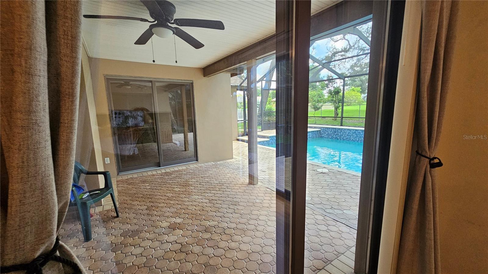 COUNTRY TRAILS - Residential