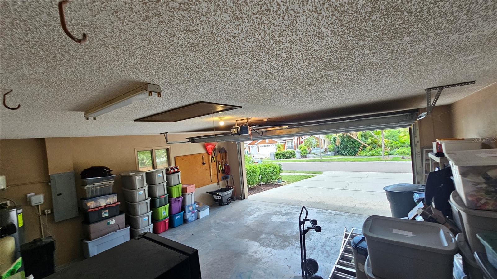 COUNTRY TRAILS - Residential