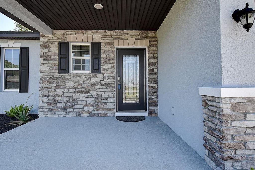 Photo of 10517 Crestview Heights Avenue, Thonotosassa, FL 33592 (MLS # TB8387238)