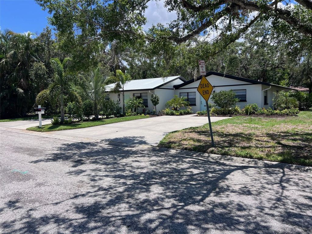 Photo of 1840 3rd Avenue E, Bradenton, FL 34208 (MLS # A4655336)