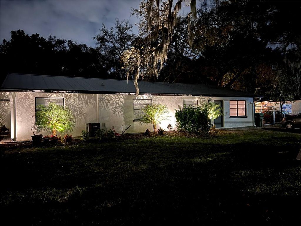 Photo of 1840 3rd Avenue E, Bradenton, FL 34208 (MLS # A4655336)