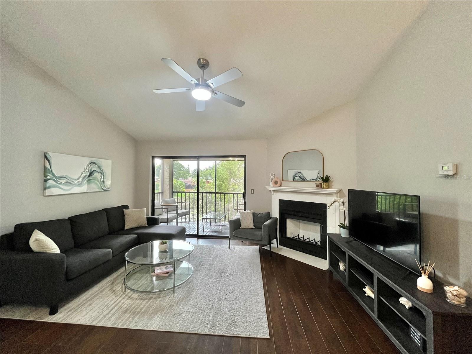 HUNTER'S GLEN CONDO - Residential