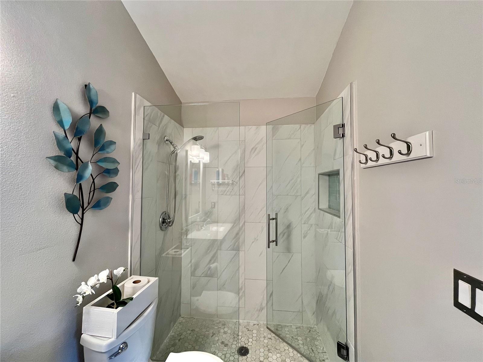 HUNTER'S GLEN CONDO - Residential
