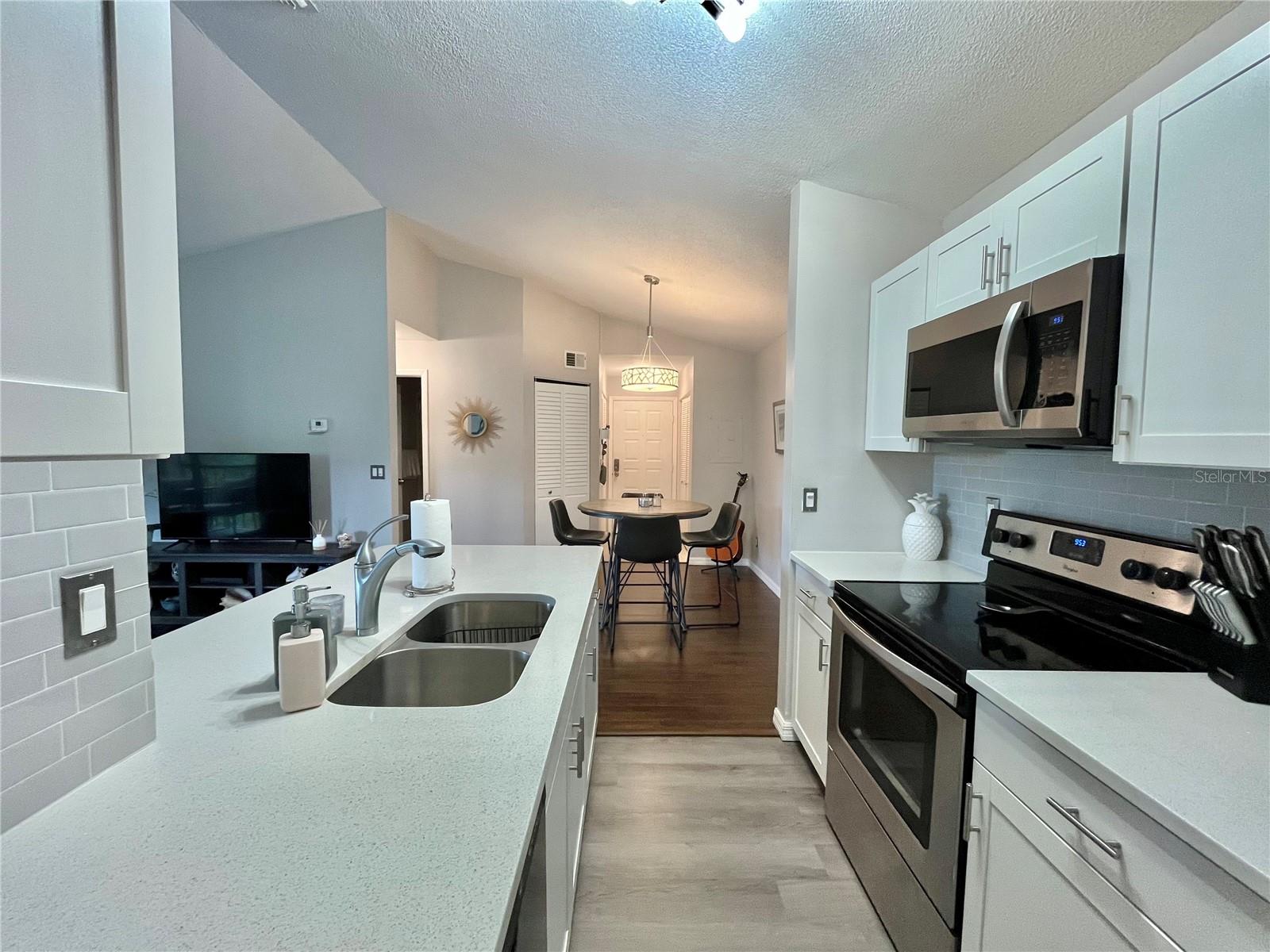 HUNTER'S GLEN CONDO - Residential