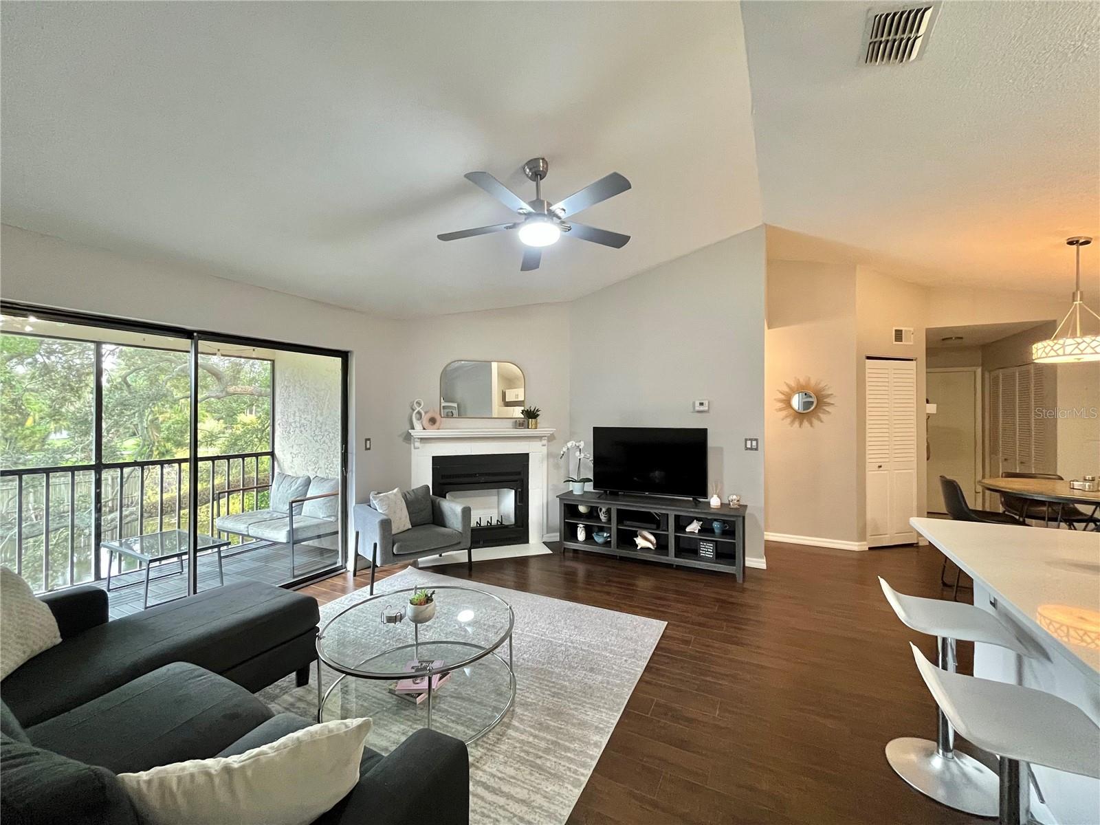 HUNTER'S GLEN CONDO - Residential