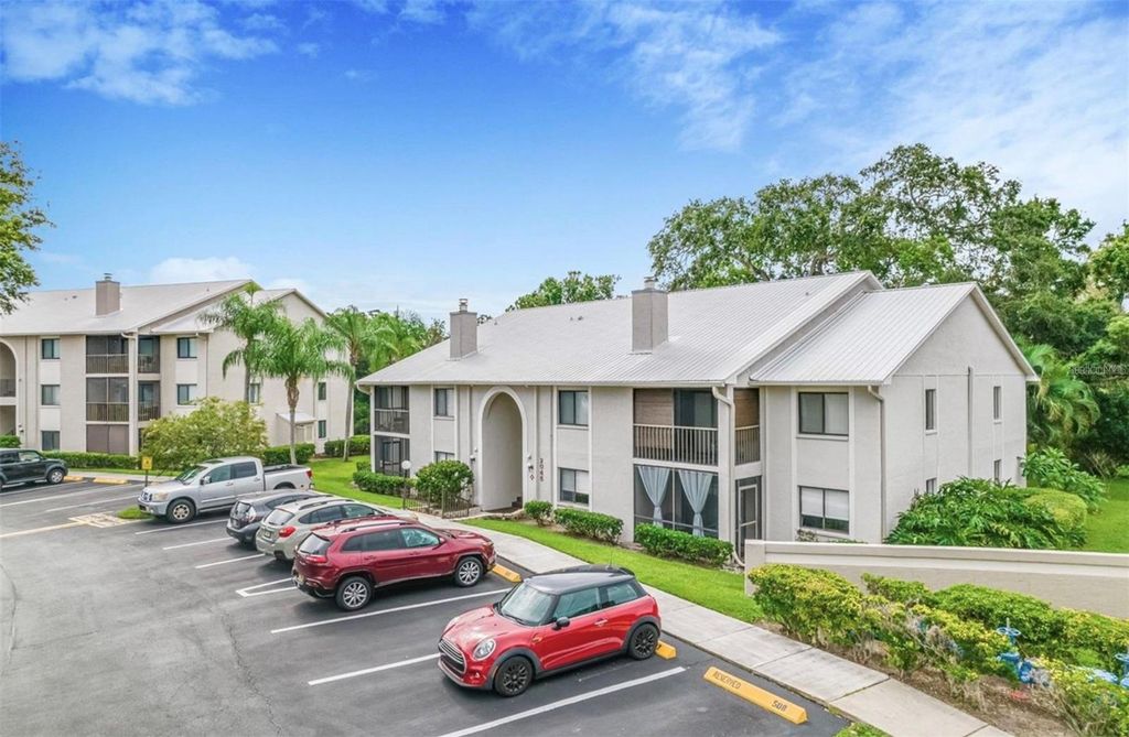 Photo of 2045 Hunters Glen Drive #526, Dunedin, FL 34698 (MLS # TB8436521)