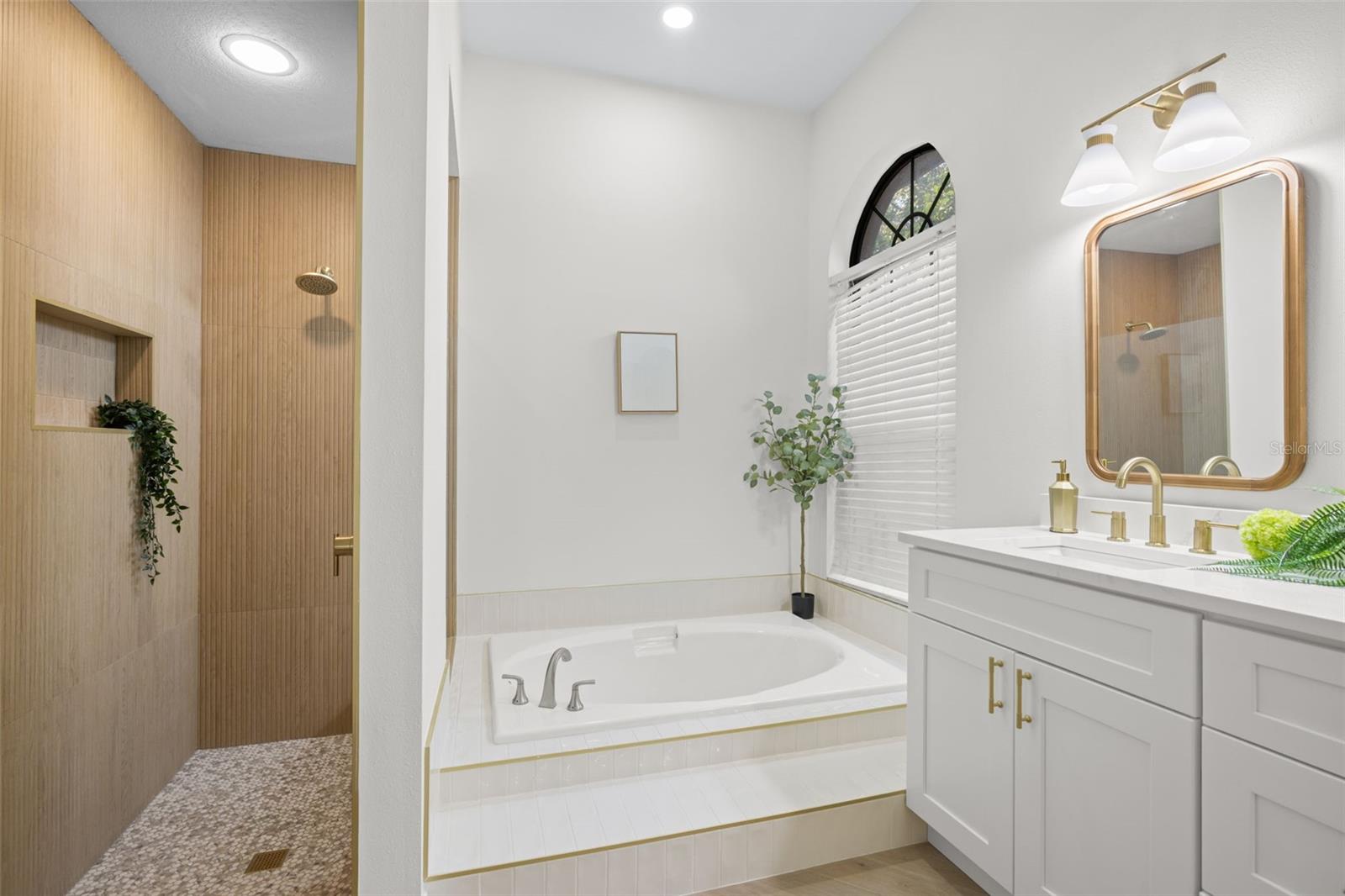 WEATHERSTONE - Residential