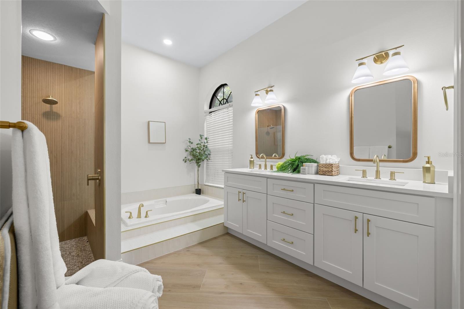 WEATHERSTONE - Residential