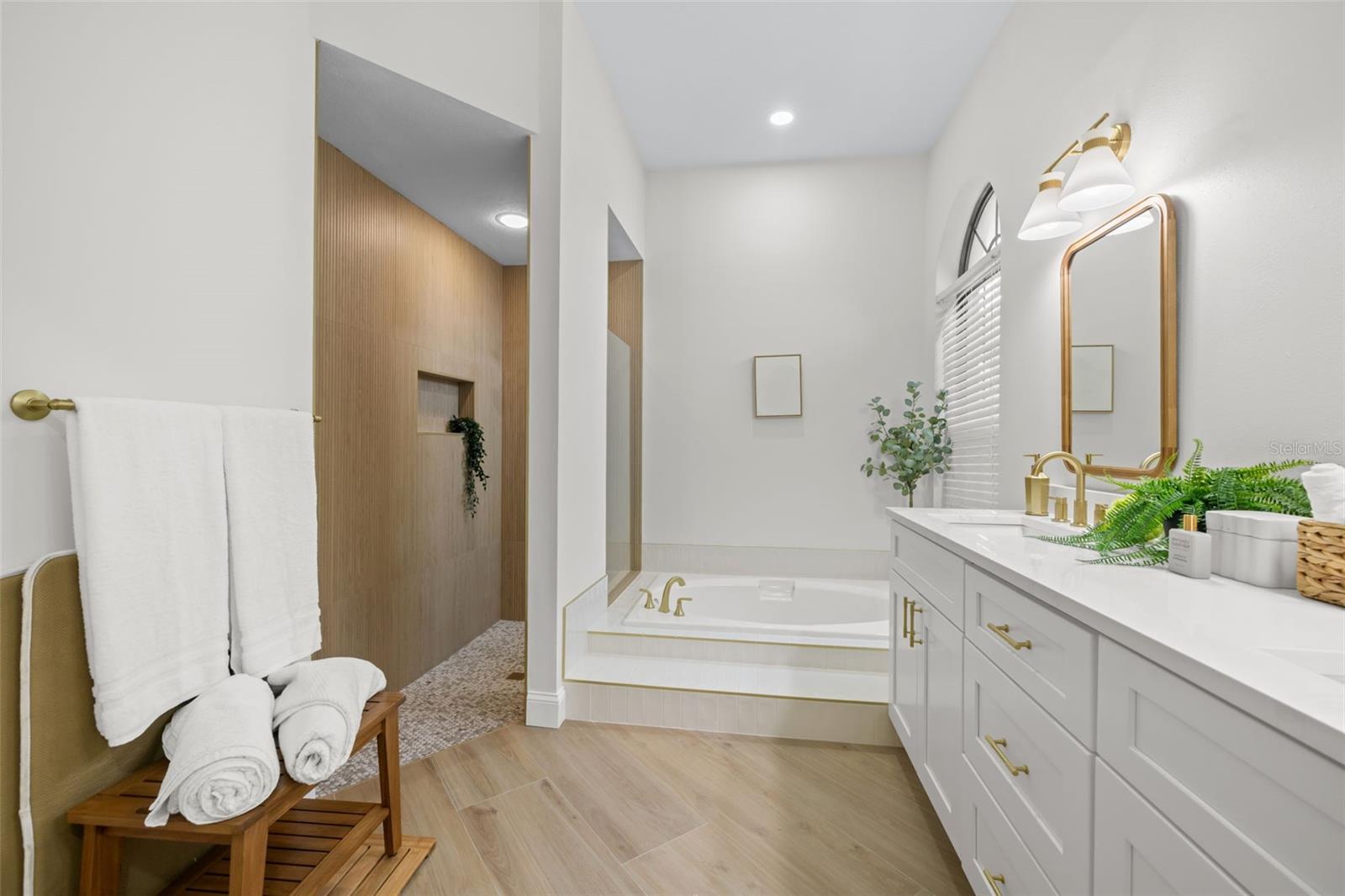 WEATHERSTONE - Residential